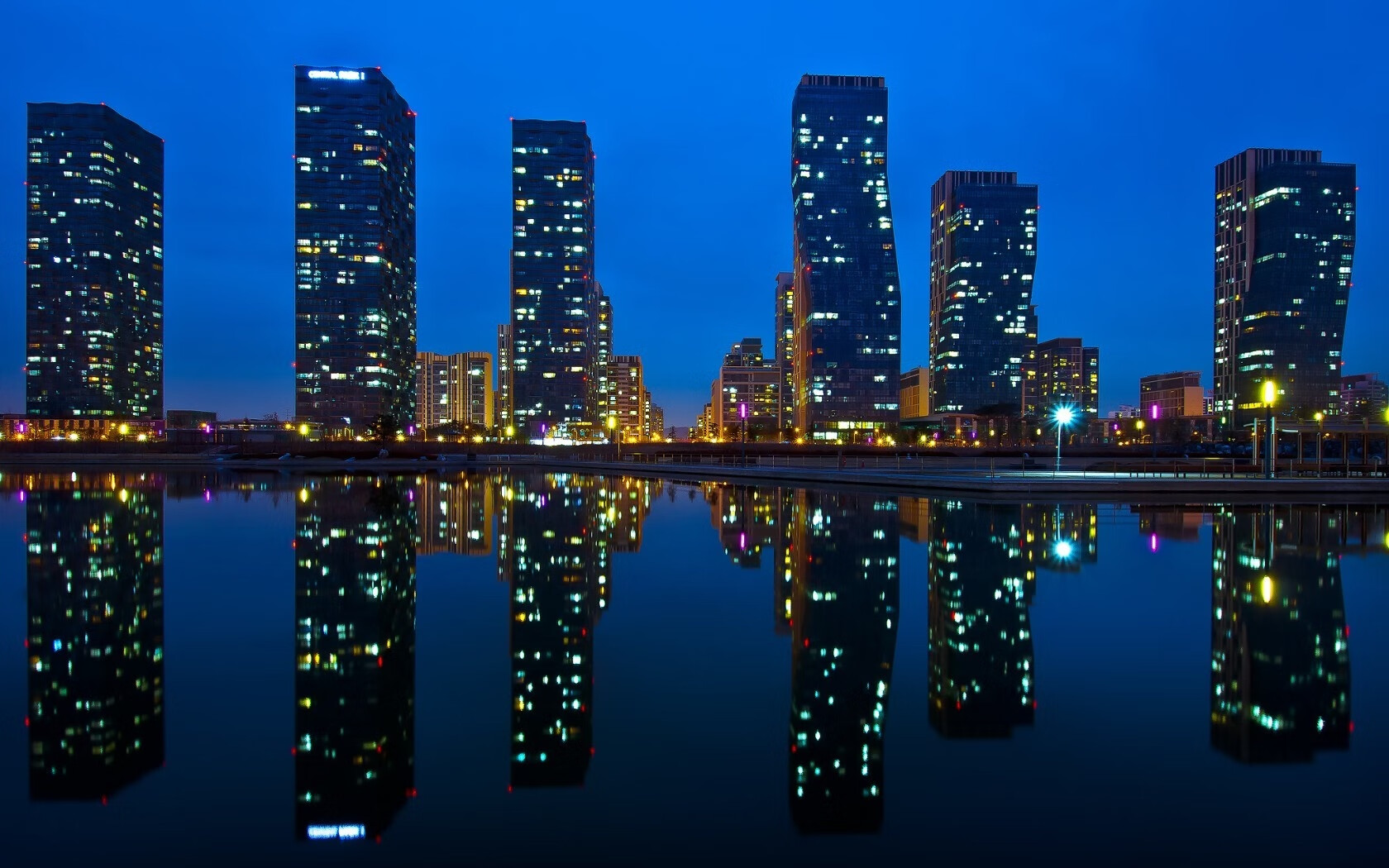 跨越球网与绿茵场的荣耀共振,卡瓦哈尔的救赎与突尼斯的斩落