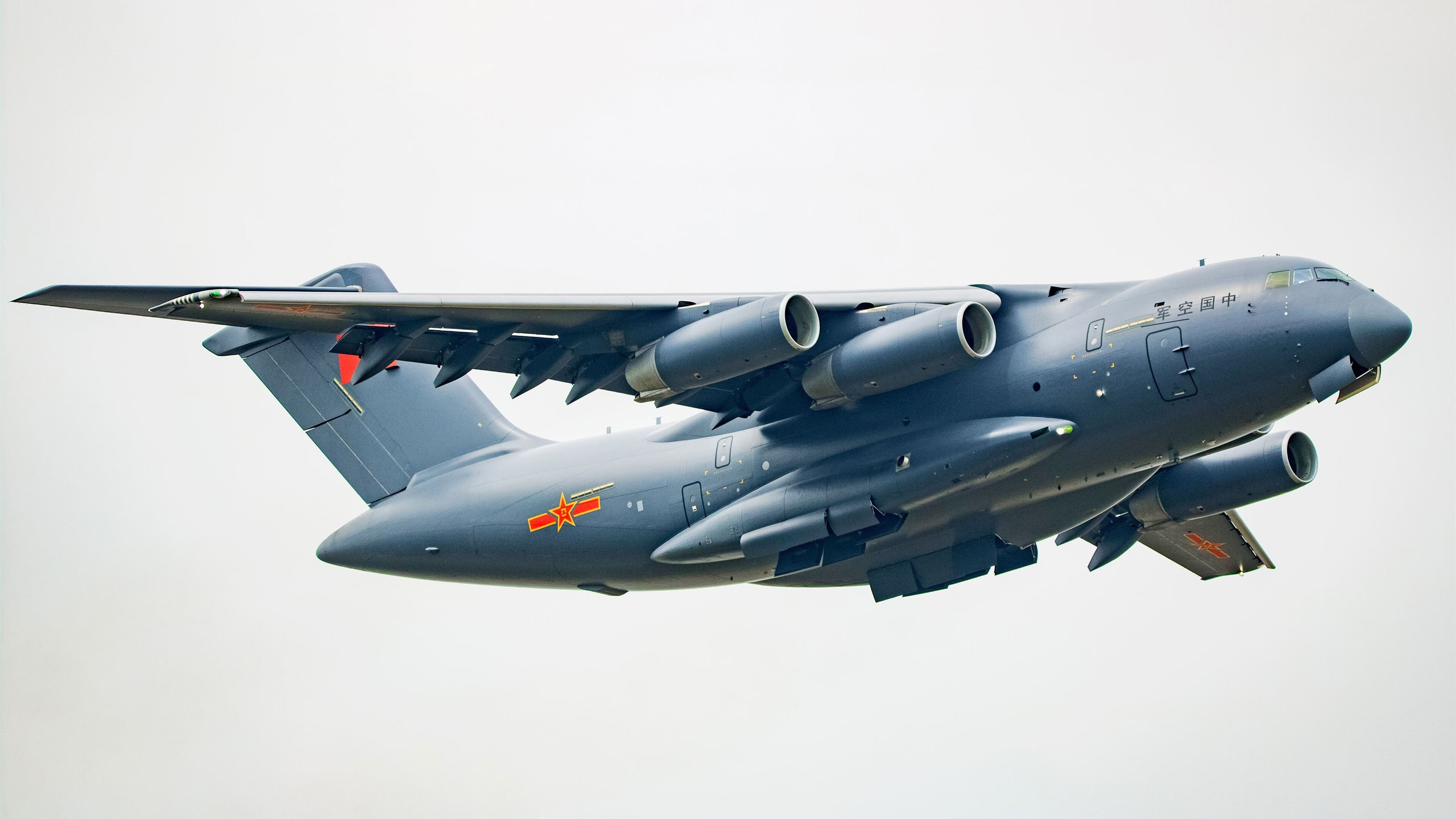 绿茵与草坪间的国家德比，当西班牙足球的巅峰战，遇见智利与苏格兰的荣誉鏖战