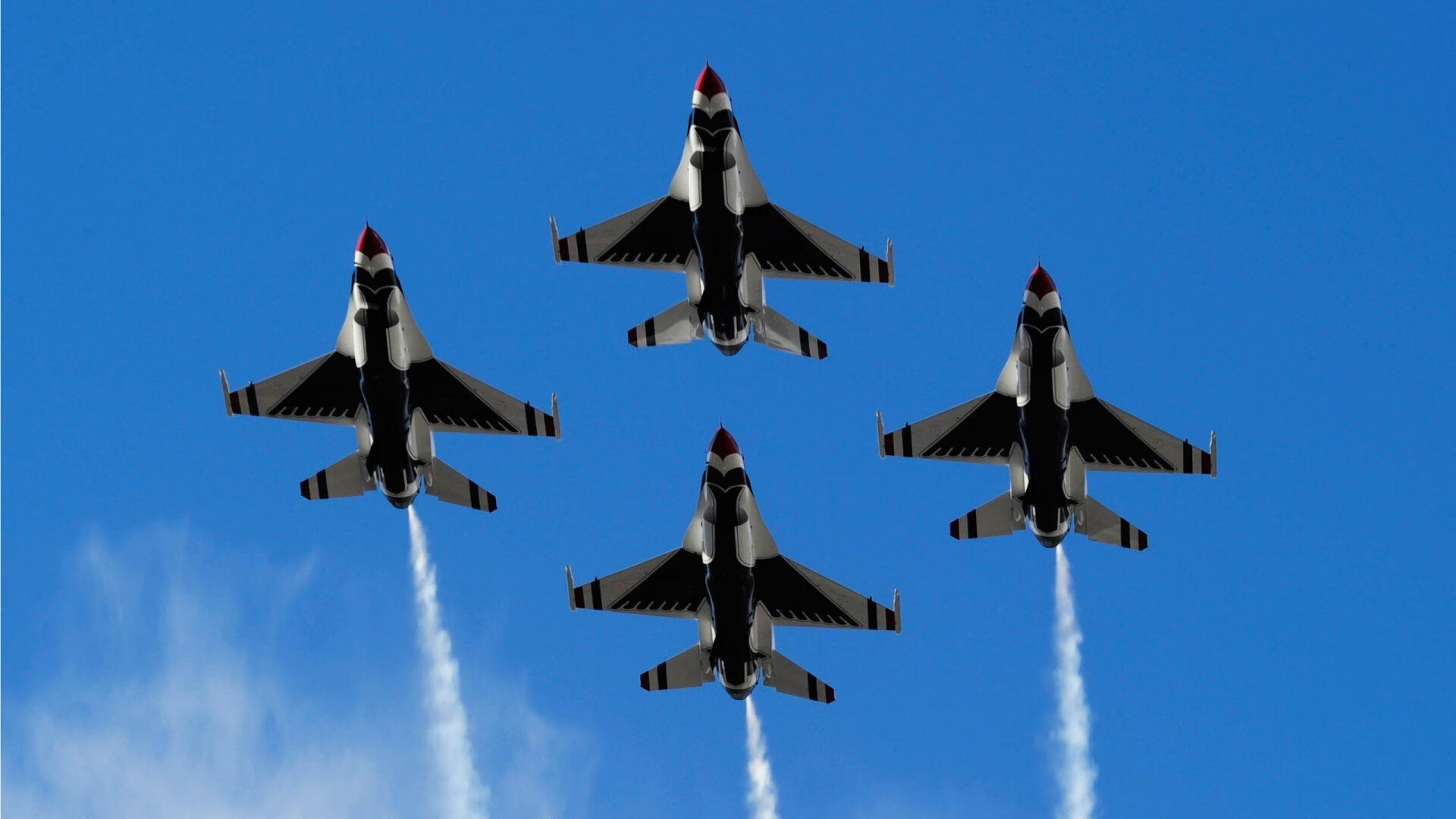 接管比赛基因，当戴维斯在欧冠闪耀，老鹰却在NBA导演逆转大戏